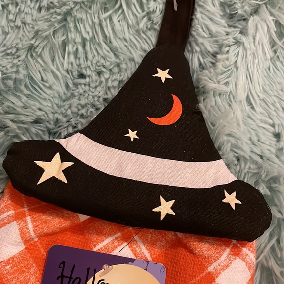 Hocus Pocus Tie Towel - Picture 8 of 8